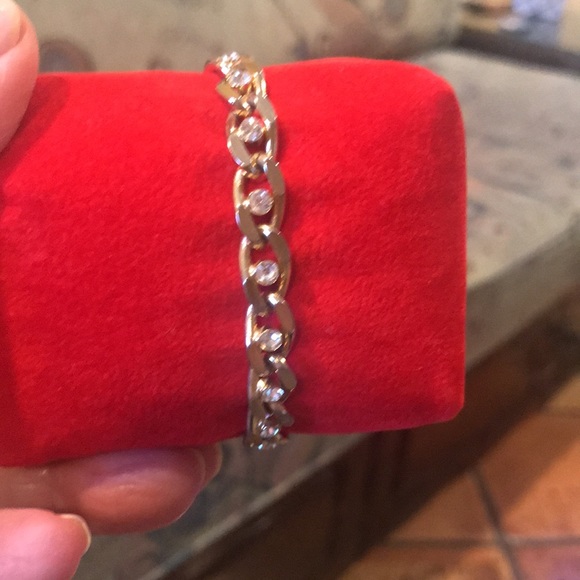 GOLD TONE BRACELET. 1980s. - Picture 6 of 11